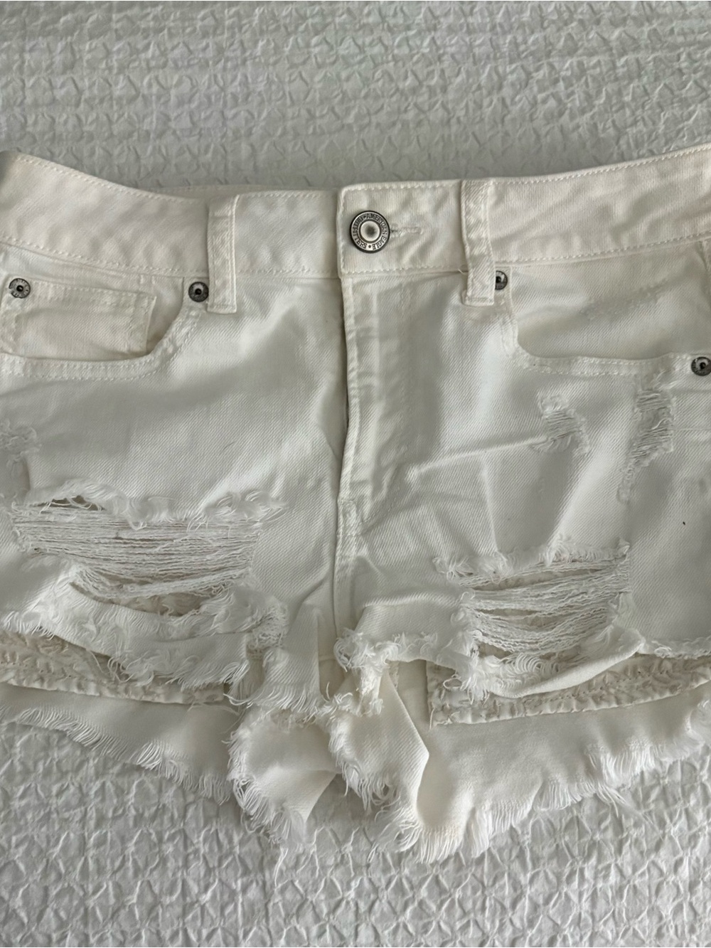 American Eagle White Distressed Women’s Denim Shorts